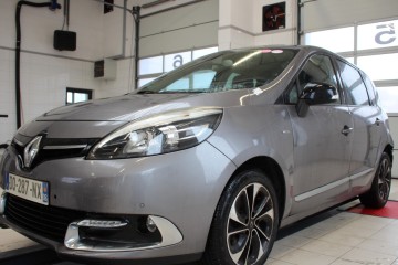 Kupuj Taniej. Lekko uszkodzony.